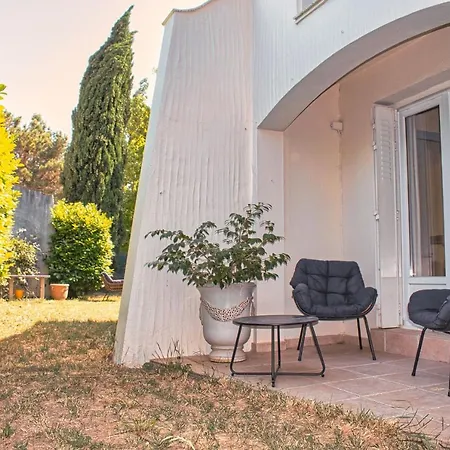 Holiday home Agreable Maison 3 Avec Piscine Carcassonne