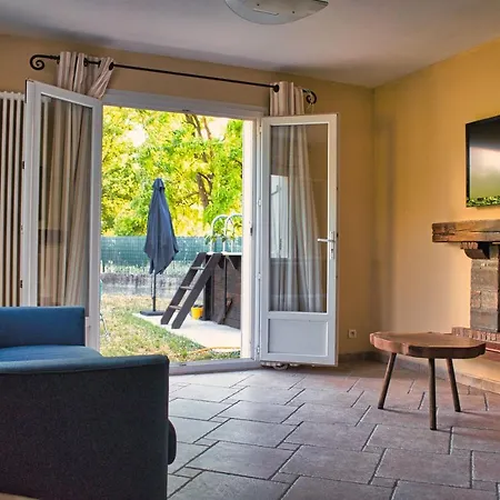 Holiday home Agreable Maison 3 Avec Piscine *