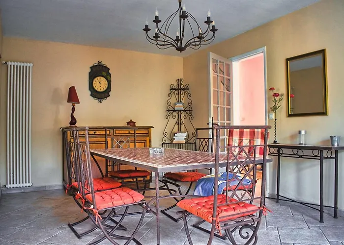 Prázdninový dům Agreable Maison 3 Avec Piscine *