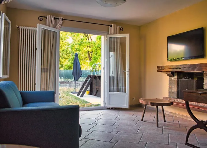 Prázdninový dům Agreable Maison 3 Avec Piscine *